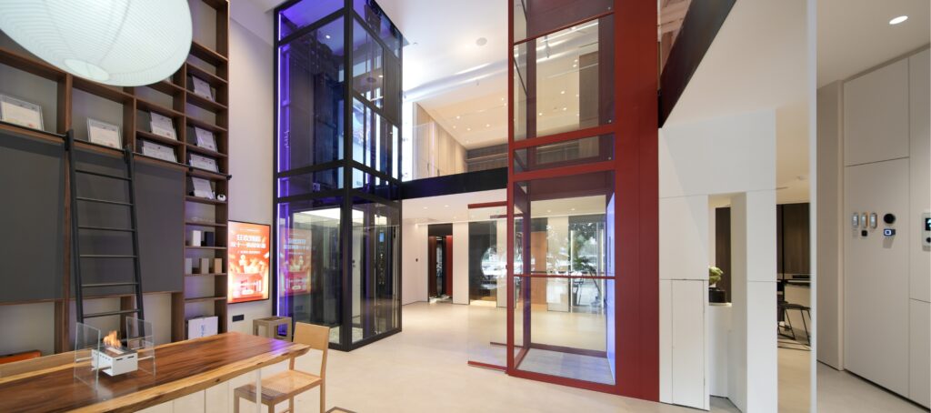 Thang máy lồng kính 1